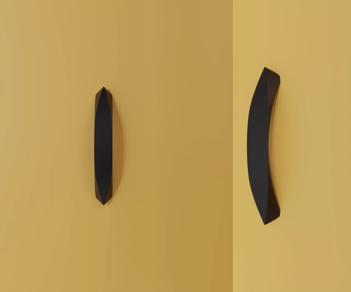 Zwei mattschwarze Zink-Möbelgriffe vom Typ HA-ZI-10051 vor gelbem Hintergrund: links in Frontalansicht, rechts in Dreiviertelansicht.